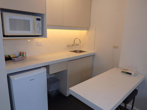 City Limits Hotel Apartments - Australian Directory 19