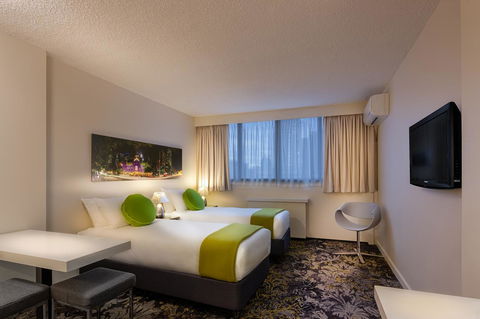 City Limits Hotel Apartments - Australian Directory 6