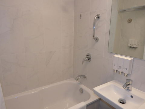City Limits Hotel Apartments - Australian Directory 31