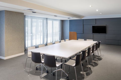 Wyndham Hotel Melbourne - Australian Directory 25