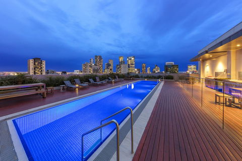 Wyndham Hotel Melbourne - Australian Directory 10