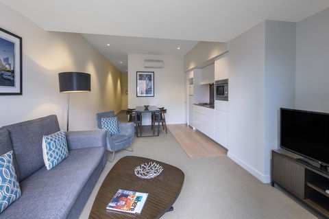Wyndham Hotel Melbourne - Australian Directory 8