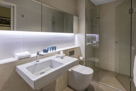 Wyndham Hotel Melbourne - Australian Directory 36