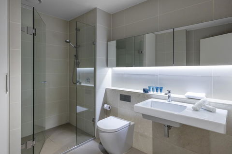 Wyndham Hotel Melbourne - Australian Directory 31