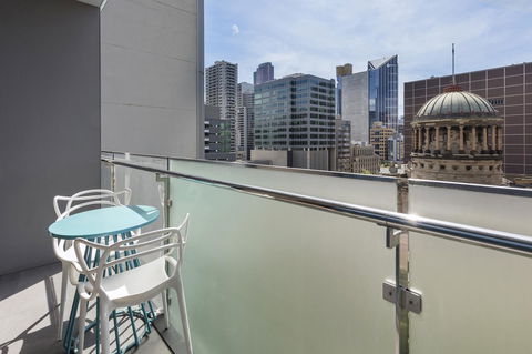 Wyndham Hotel Melbourne - Australian Directory 7