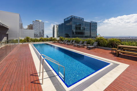 Wyndham Hotel Melbourne - Australian Directory 29