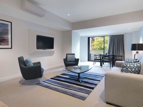 Wyndham Hotel Melbourne - Australian Directory 43