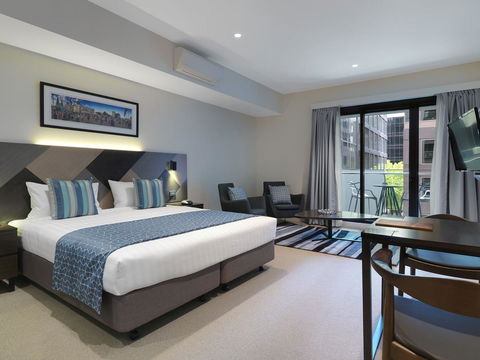 Wyndham Hotel Melbourne - Australian Directory 6
