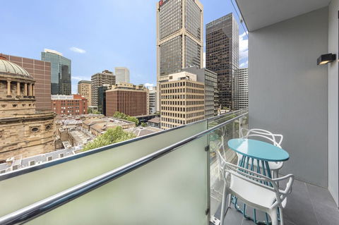 Wyndham Hotel Melbourne - Australian Directory 23