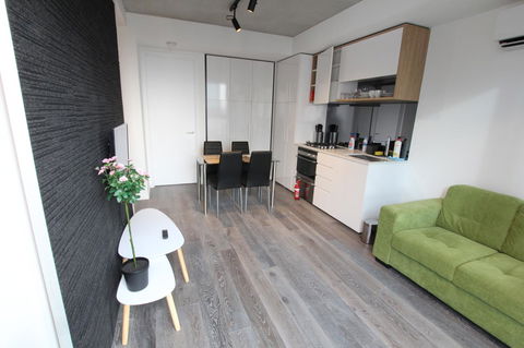 Carlson View Serviced Apartments - Australian Directory 13