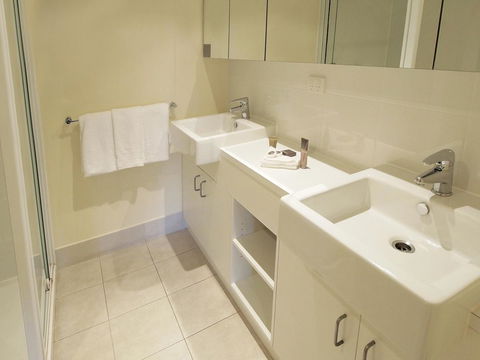 Oaks Melbourne On Lonsdale Suites - Australian Directory 4