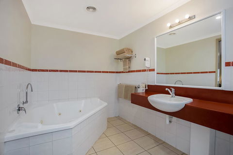 Comfort Inn Warrnambool International - Australian Directory 11