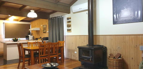 Day Dream Cottage - Australian Directory 2