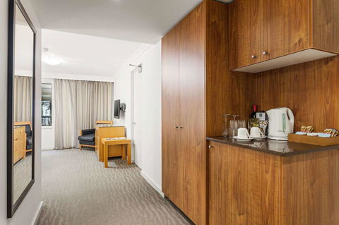 Quality Hotel Bayside Geelong - Australian Directory 20