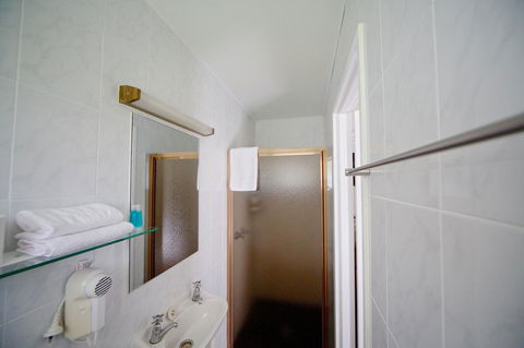 Sanctuary House Resort Motel - Australian Directory 24