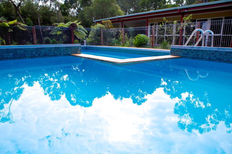 Sanctuary House Resort Motel - Australian Directory 25