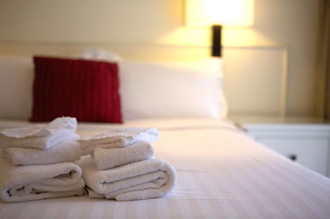 Sanctuary House Resort Motel - Australian Directory 14