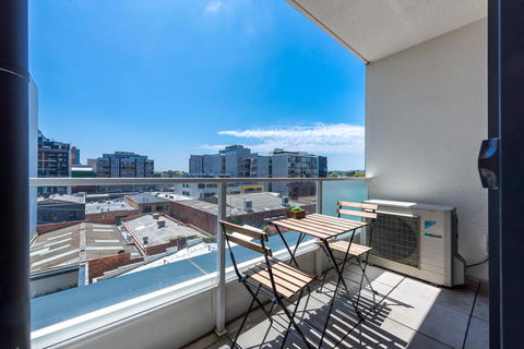 Amazing Accommodations : South Yarra - Australian Directory 36