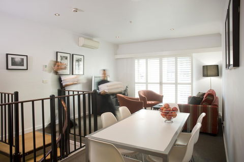 Alto Hotel On Bourke - Australian Directory 27