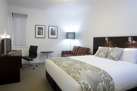 Alto Hotel On Bourke - Australian Directory 36
