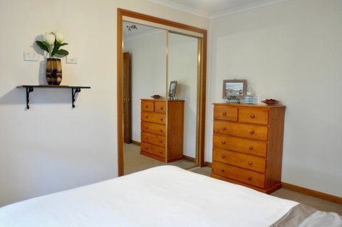 Crimea Retreat - Australian Directory 23