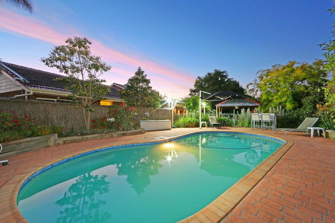 Crimea Retreat - Australian Directory 34