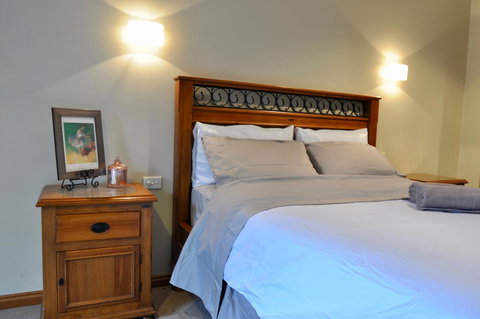 Crimea Retreat - Australian Directory 7