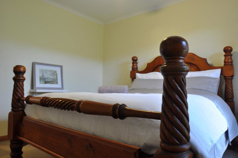 Crimea Retreat - Australian Directory 44