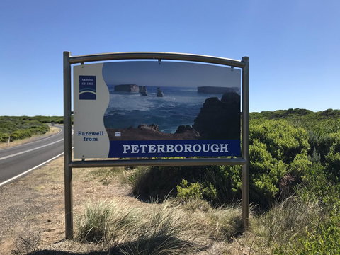 Sunsets On Martyrs Luxury Coastal Beach House Peterborough - Australian Directory 42