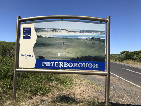 Sunsets On Martyrs Luxury Coastal Beach House Peterborough - Australian Directory 29