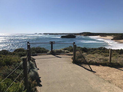 Sunsets On Martyrs Luxury Coastal Beach House Peterborough - Australian Directory 31