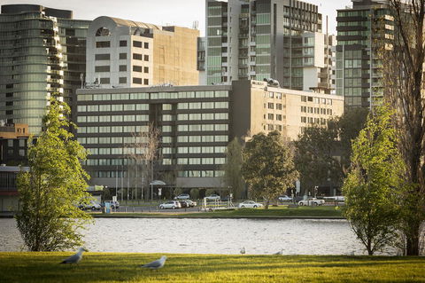 Pullman Melbourne Albert Park - Australian Directory 1