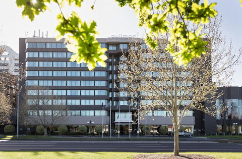 Pullman Melbourne Albert Park - Australian Directory 28