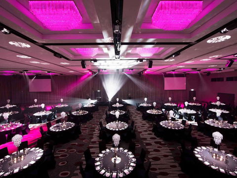 Pullman Melbourne Albert Park - Australian Directory 42