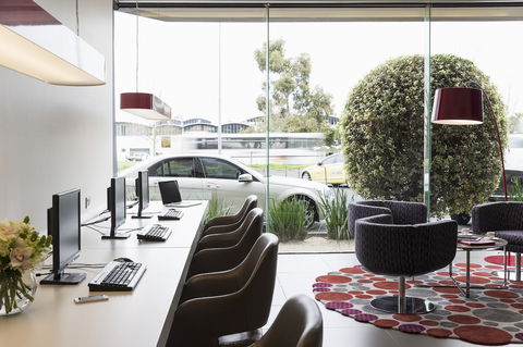 Pullman Melbourne Albert Park - Australian Directory 18