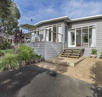 Sunset on Scott - Relax in tranquility  style - Australian Directory