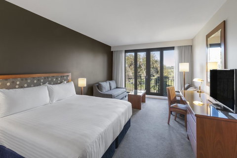 Yarra Valley Lodge - Australian Directory 34
