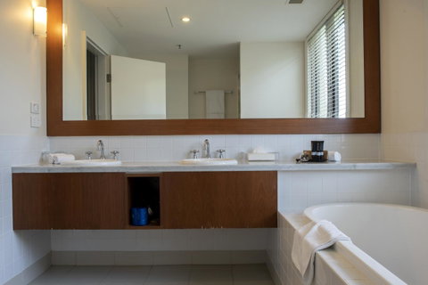 Yarra Valley Lodge - Australian Directory 17
