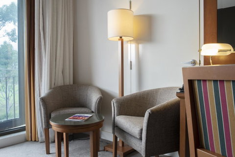 Yarra Valley Lodge - Australian Directory 30