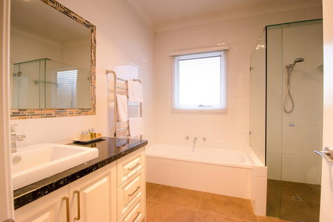 Lithgow Falls Marysville - Australian Directory 5