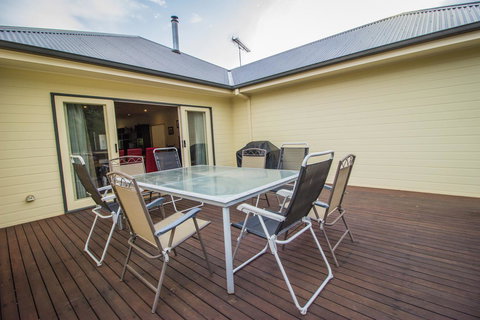 Lithgow Falls Marysville - Australian Directory 13