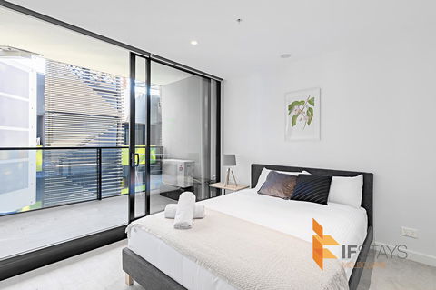 IFSuites (IFSTAYS) North Apartment - Australian Directory 3