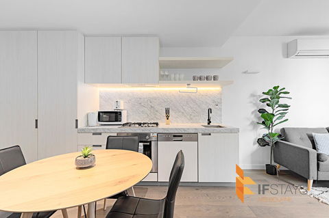 IFSuites (IFSTAYS) North Apartment - Australian Directory 5