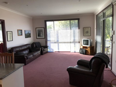 Eagle Bay Views - Australian Directory 10