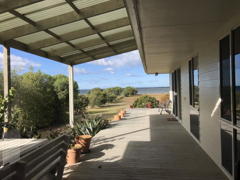 Eagle Bay Views - Australian Directory 0