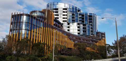 Ivanhoe Apartments - Australian Directory 13