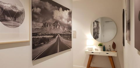 Ivanhoe Apartments - Australian Directory 3