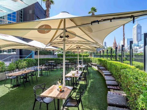 Quay West Suites Melbourne - Australian Directory 25