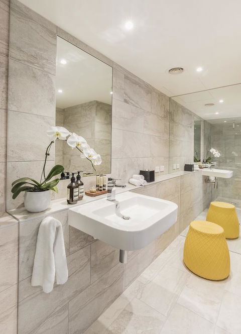 Quay West Suites Melbourne - Australian Directory 4