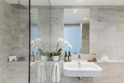 Quay West Suites Melbourne - Australian Directory 11